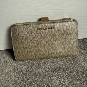 Michael Kors Jet Set Travel Leather Logo Large Double Zip Wristlet Wallet